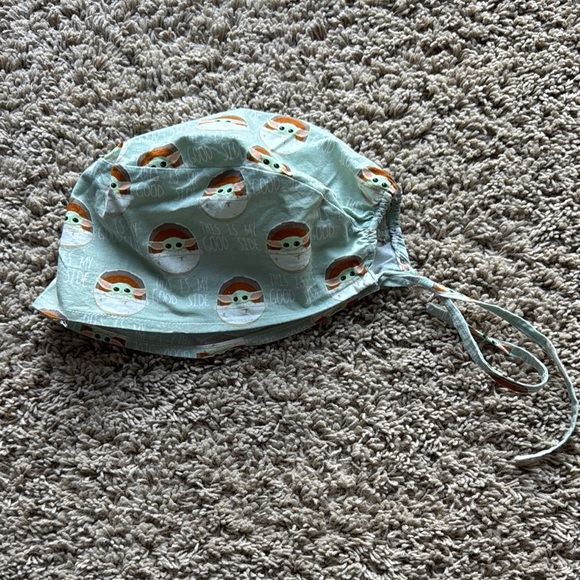 Baby Yoda scrub cap - Picture 1 of 3